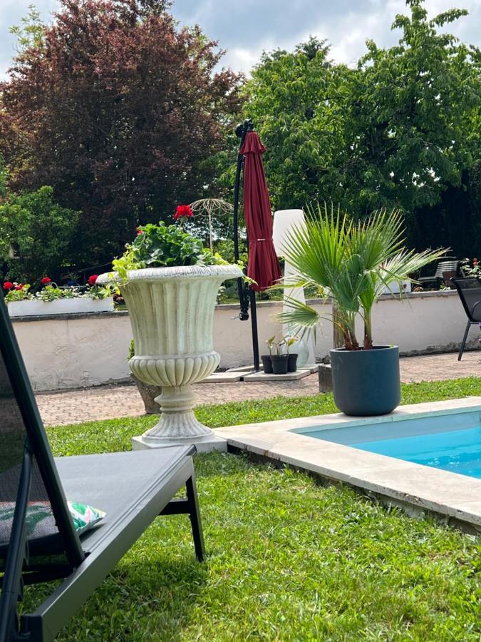 L'ESCALE Chambres et table d'hôtes Verdun-sur-le-Doubs Extérieur photo