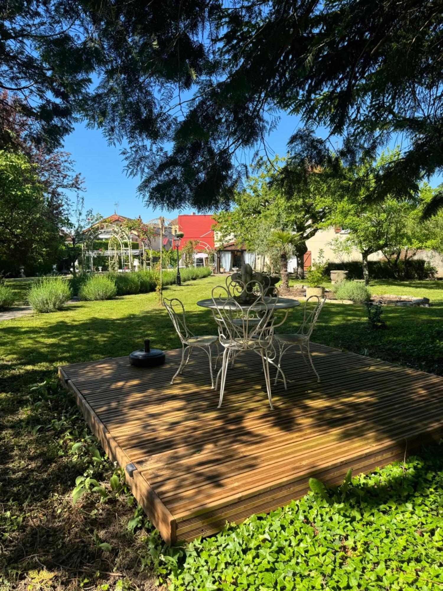 L'ESCALE Chambres et table d'hôtes Verdun-sur-le-Doubs Extérieur photo
